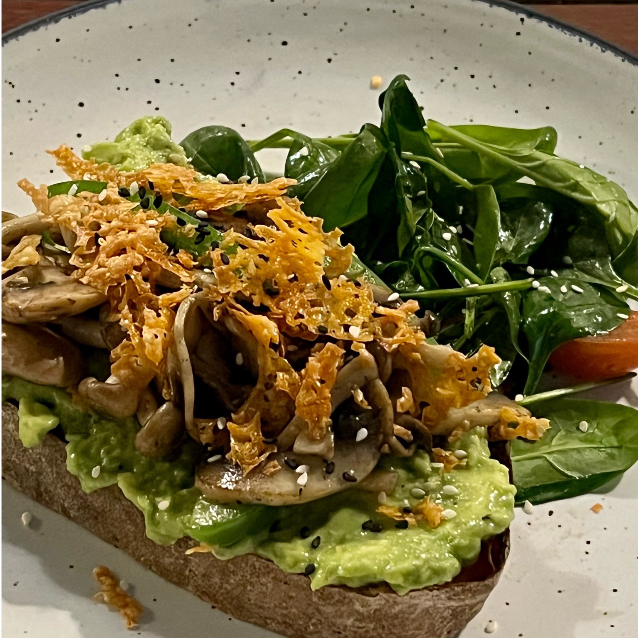 Avocado toast – meatless is fun